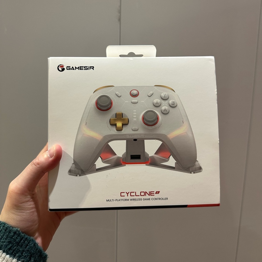 NEW Cyclone Multiplatform Wireless Gaming Controller Gamesir